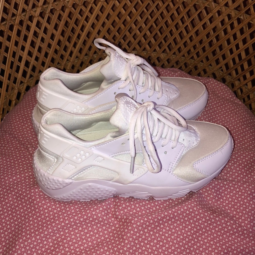 nike huarache (worm twice)